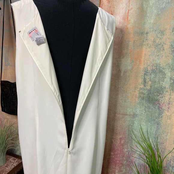 📌 Off-white Dress and Coat with beaded Trim - Picture 8 of 16